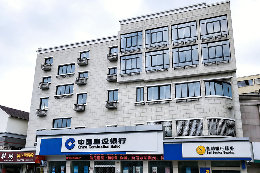 海寧市長安鎮秀川路改修（花崗岩とタイル舗装）